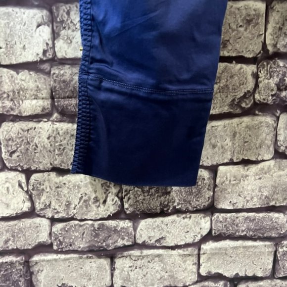 Chico's Blue Crop Pants With Tabs To Roll Cuffs Size M/10 - Picture 8 of 9